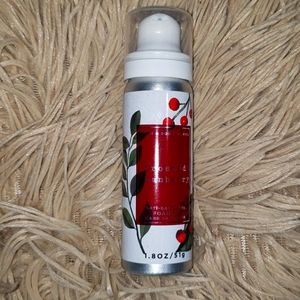 Foaming hand sanitizer frosted cranberry